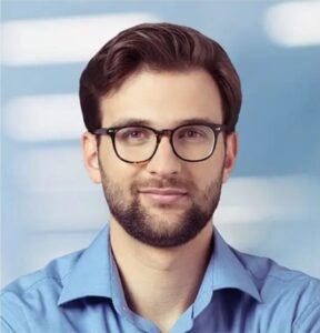 James - Business Lawer